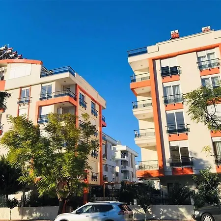 Konyaalti - Liman - - Lueks Ve Huzurlu Sitede Guezel Bir Daire