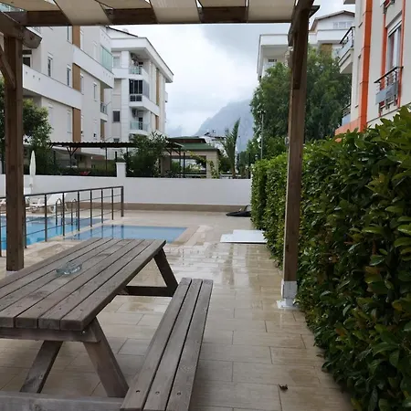 Konyaalti - Liman - - Lueks Ve Huzurlu Sitede Guezel Bir Daire Appartement *