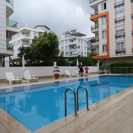 Konyaalti - Liman - - Lueks Ve Huzurlu Sitede Guezel Bir Daire *