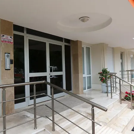 Konyaalti - Liman - - Lueks Ve Huzurlu Sitede Guezel Bir Daire