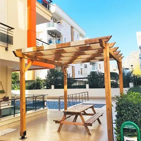 Konyaalti - Liman - - Lueks Ve Huzurlu Sitede Guezel Bir Daire